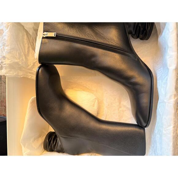 Alexander McQueen Black Leather Women's Ankle Boots with Sculpted Heel - Picture 7 of 8